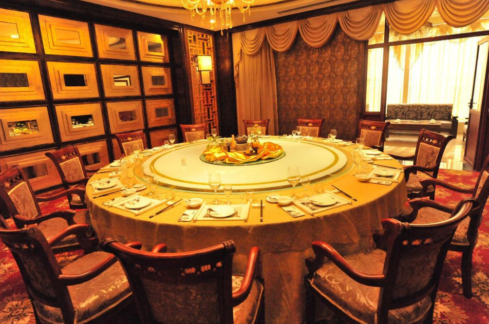 酒店餐桌2.png 酒店餐桌2.png